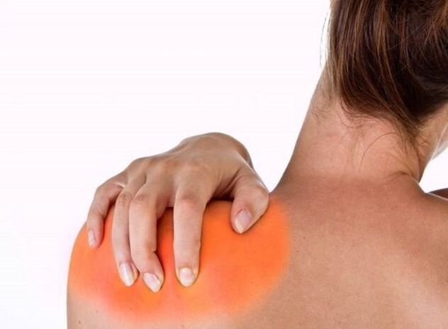 Pain under the left shoulder blade is a signal of one of the serious diseases